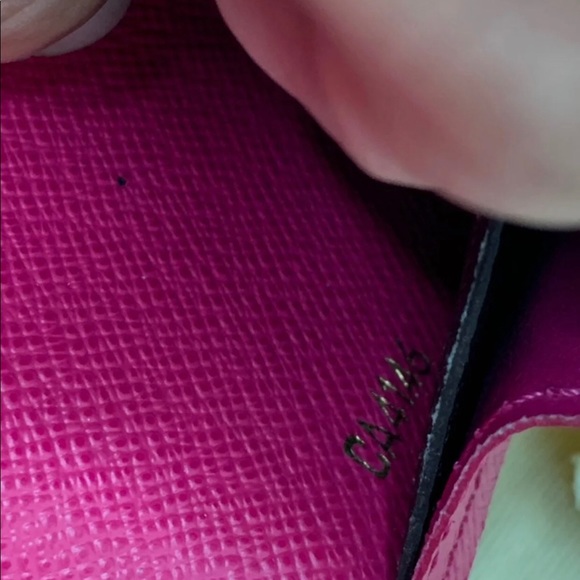 Louis Vuitton Emilie Wallet in Fuchsia Monogram - Picture 5 of 8